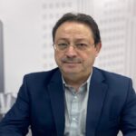 44 الكاتب و المحلل السياسي - رجا طلب